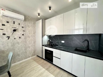 Продаж 2к квартири 62 кв. м на вул. Михайла Максимовича 23А