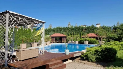 Прекрасный дом у моря в Совиньене с участком 28 соток.