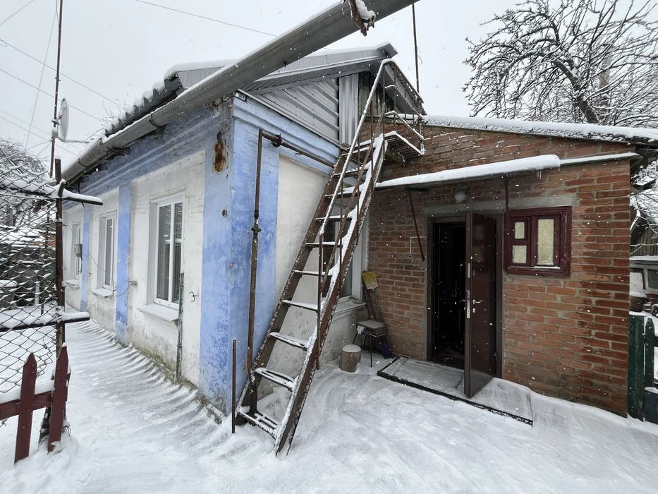 Продаємо будинок