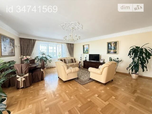 Продаж 3к квартири 126 кв. м на вул. Срібнокільська 12, кв.