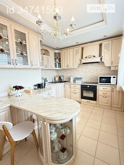 Продаж 3к квартири 126 кв. м на вул. Срібнокільська 12, кв.