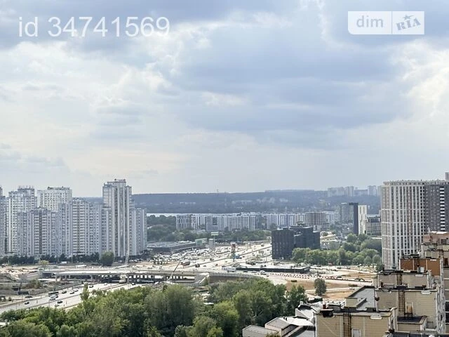 Продаж 3к квартири 126 кв. м на вул. Срібнокільська 12, кв.