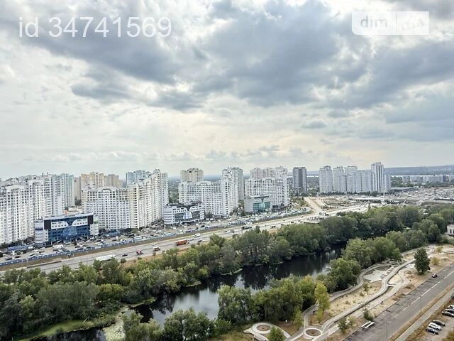 Продаж 3к квартири 126 кв. м на вул. Срібнокільська 12, кв.