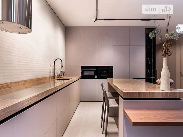 Sale of 2-room apartment 105 sq. m on Andriy Verkhoglyada St. 17V •