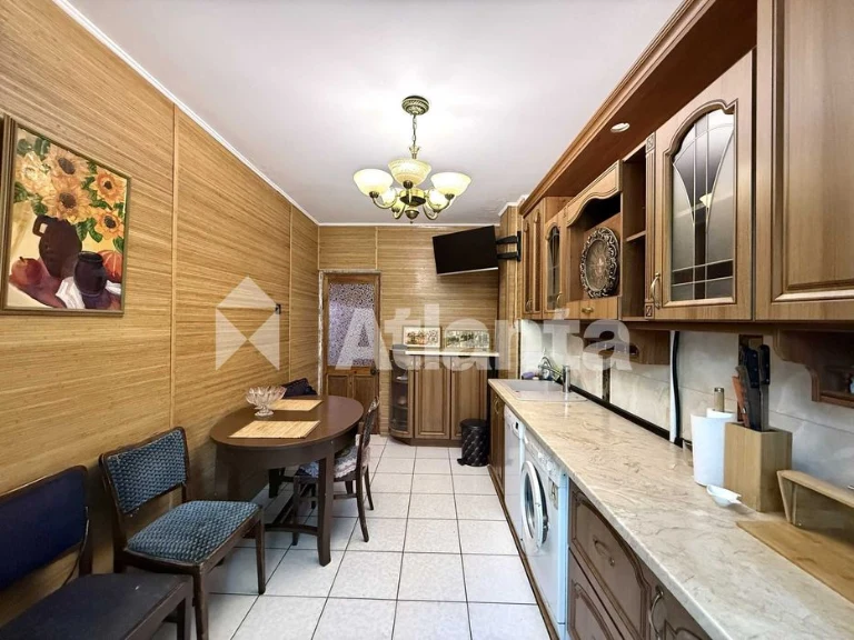 Продам 5-комнатную квартиру на Таирова, ул. Королева
