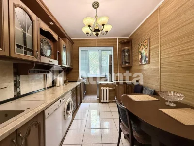 Продам 5-комнатную квартиру на Таирова, ул. Королева