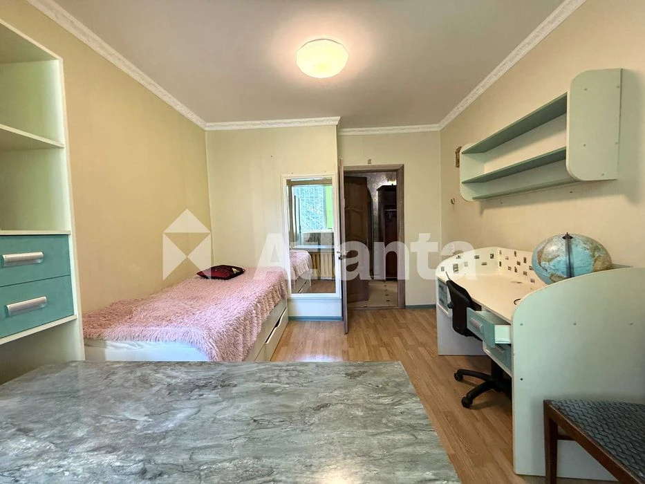 Продам 5-комнатную квартиру на Таирова, ул. Королева