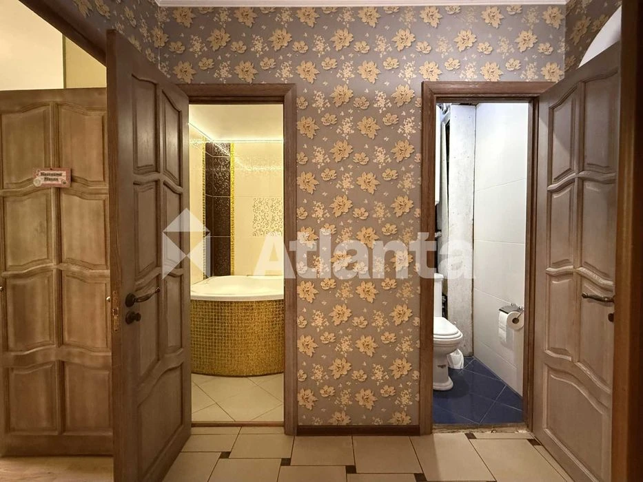 Продам 5-комнатную квартиру на Таирова, ул. Королева