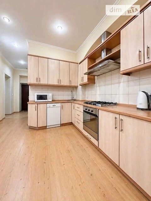 Sale of 2-room apartment 50 sq. m on Yevhena Chykalenko St. 12V • I