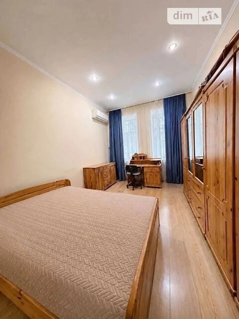 Sale of 2-room apartment 50 sq. m on Yevhena Chykalenko St. 12V • I