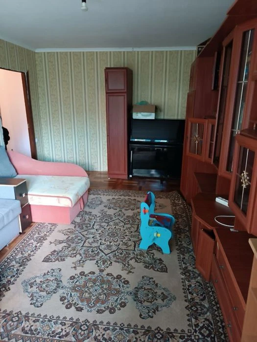 Продается 4 комнатная квартира.