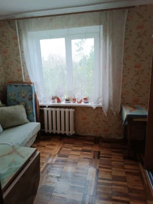 Продается 4 комнатная квартира.