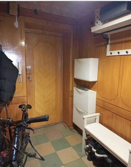 Продам 3-кімнатну квартиру на Тополі-1
