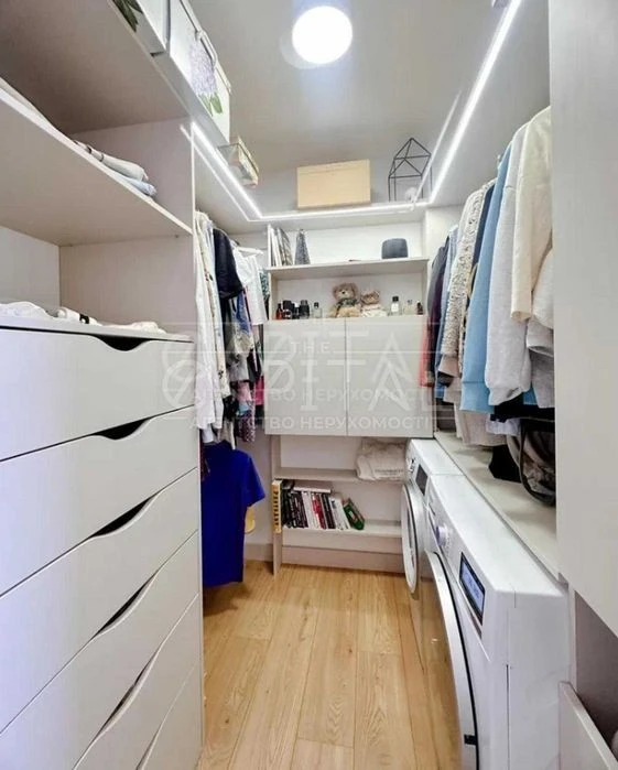 Продаж квартири, вул. Регенераторна, ЖК Комфорт Таун, Дарниц