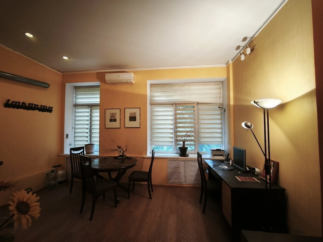 2-room apartment for sale, 56 m², Kyrylivska st.