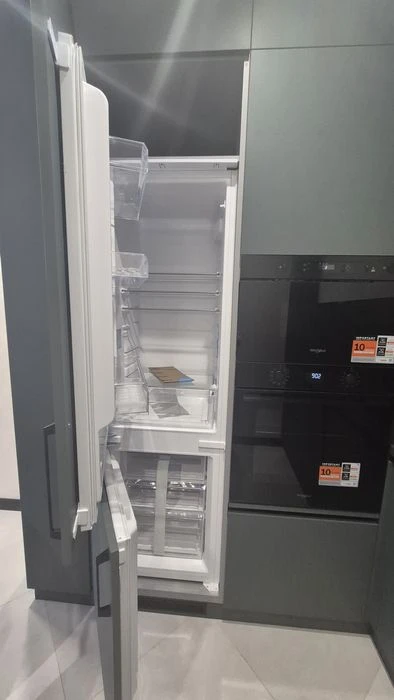Продам 1 квартиру район Академический