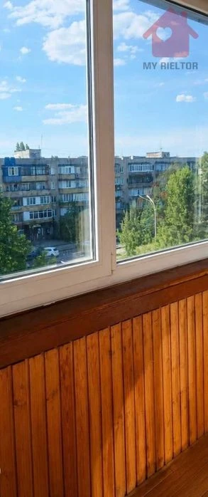 Продаж трикімнатної квартири по вул.Минайська