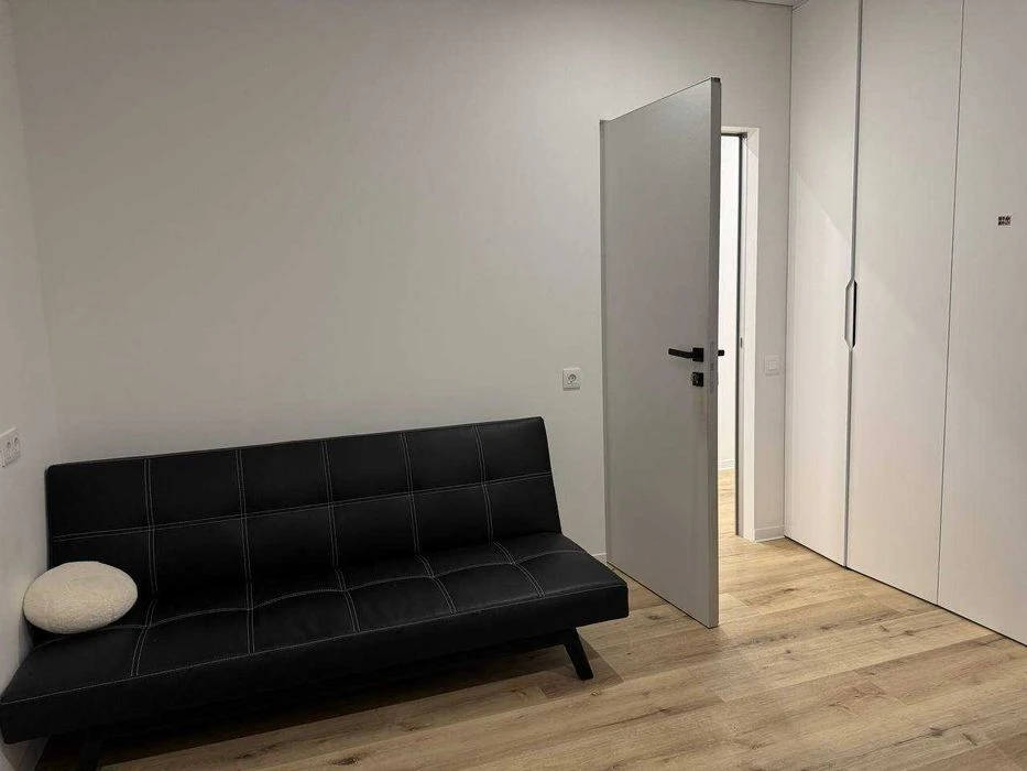 4-room apartment, 5 minutes from the metro, residential complex Cheryomushki, Alekseevka, house with generator