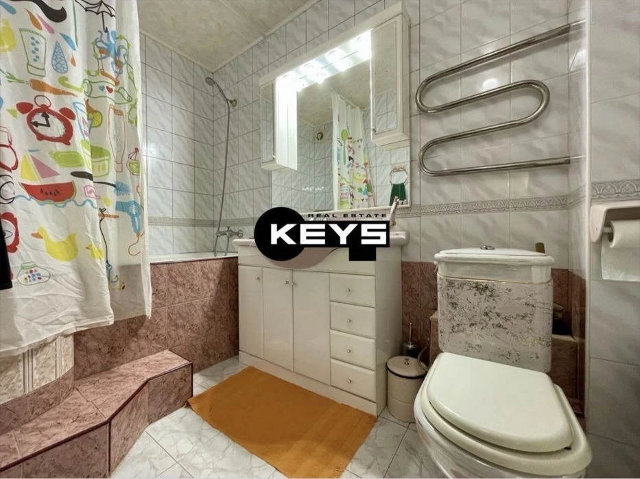 3-room apartment for sale. Poznyaki metro station