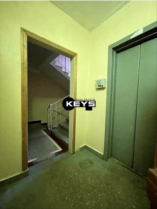 3-room apartment for sale. Poznyaki metro station