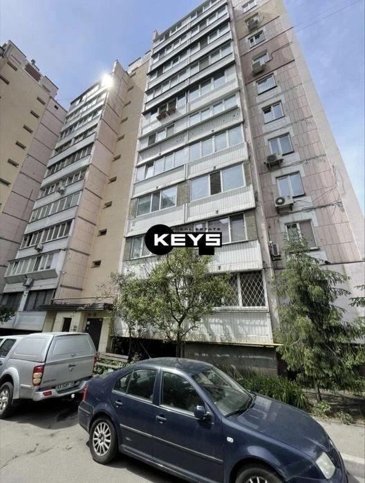 3-room apartment for sale. Poznyaki metro station