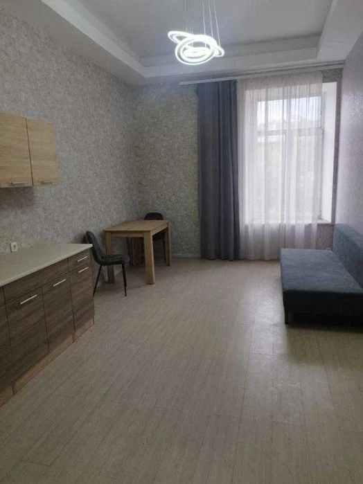 Продам квартиру в Центре на Канатной