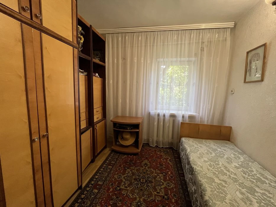 EX! Selling two houses on a plot of 5 acres! The center of Lenposelk!