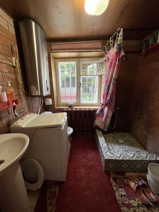 EX! Selling two houses on a plot of 5 acres! The center of Lenposelk!
