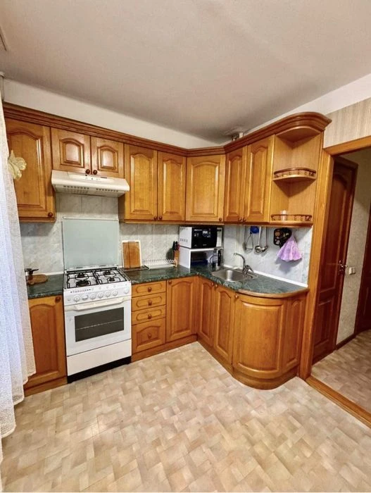 3rd apartment for sale in Dnipro district. Certificate!