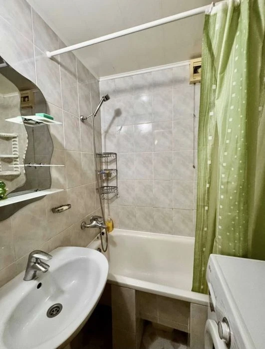 3rd apartment for sale in Dnipro district. Certificate!