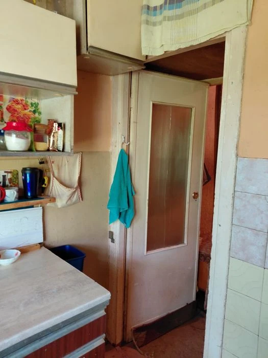 Продається 2 кімнатна  квартира в мкр. " Горяни"