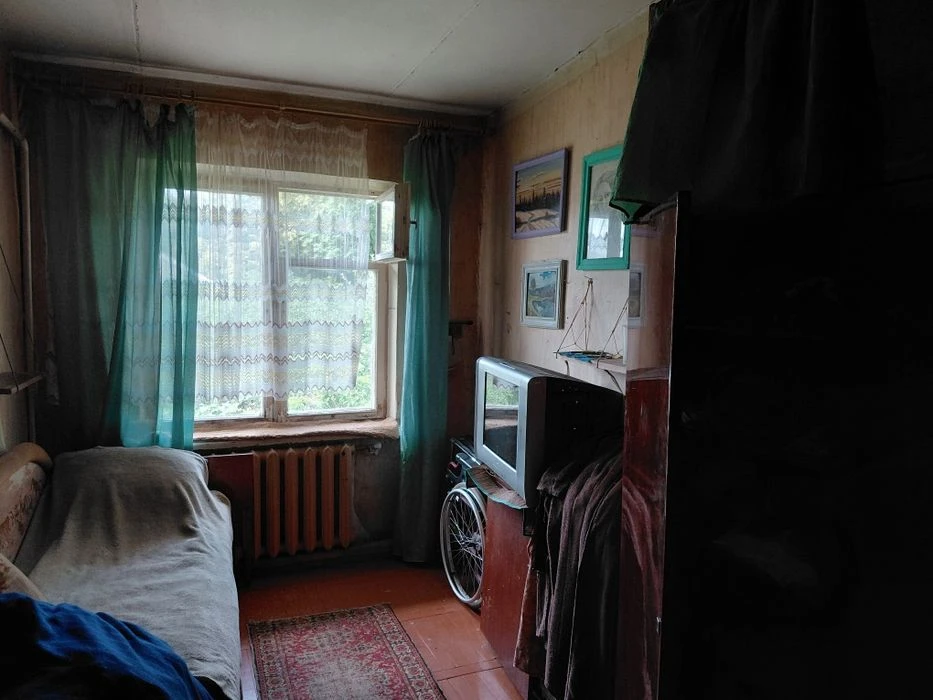 Продається 2 кімнатна  квартира в мкр. " Горяни"