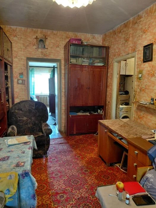 Продається 2 кімнатна  квартира в мкр. " Горяни"