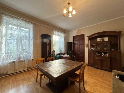 Продам 3-комнатную в центре ул. Новосельского, газ (АОГВ), 1