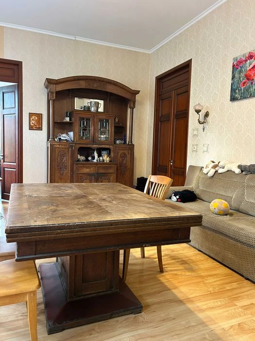 Продам 3-комнатную в центре ул. Новосельского, газ (АОГВ), 1