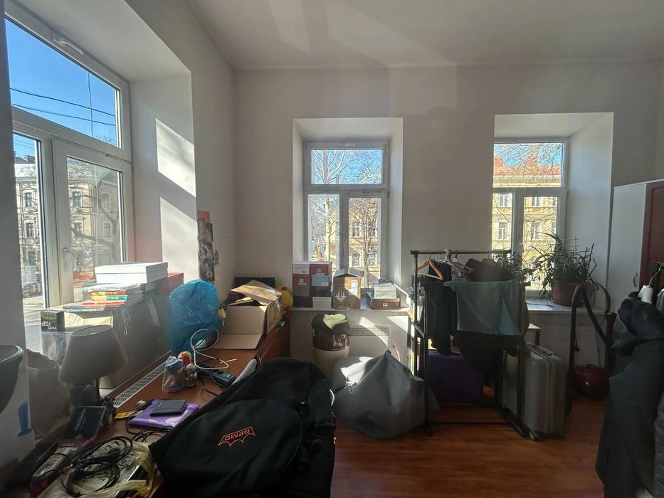Продам 3-комнатную в центре ул. Новосельского, газ (АОГВ), 1