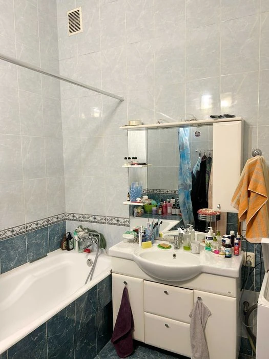 Продам 3-комнатную в центре ул. Новосельского, газ (АОГВ), 1