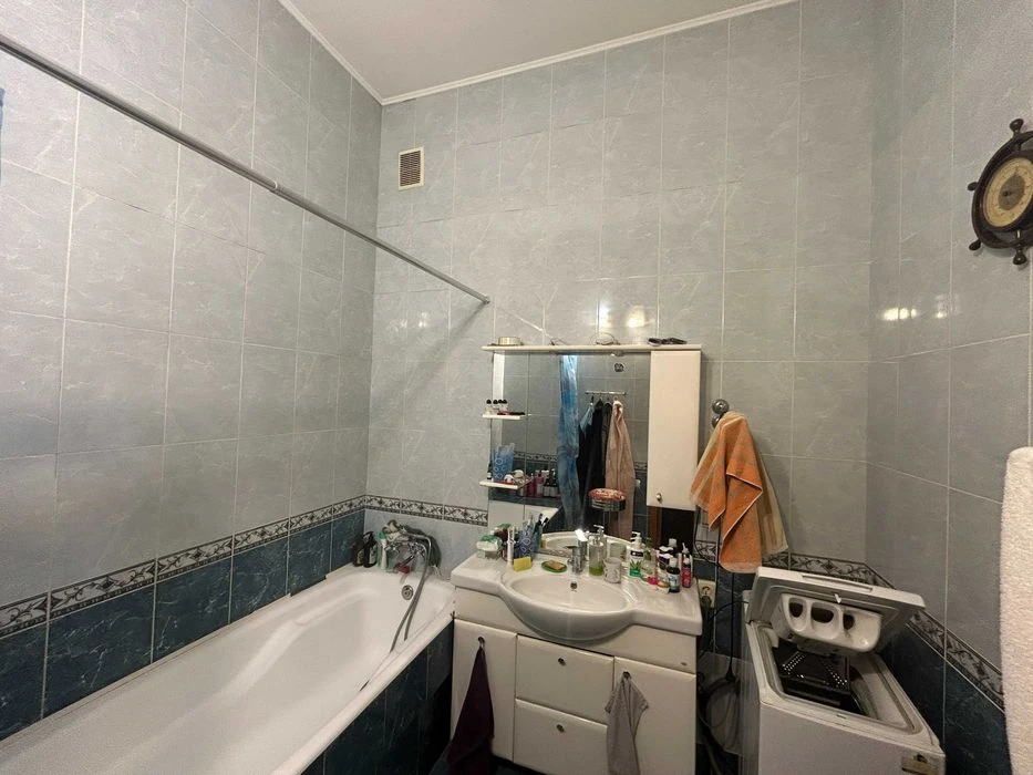 Продам 3-комнатную в центре ул. Новосельского, газ (АОГВ), 1