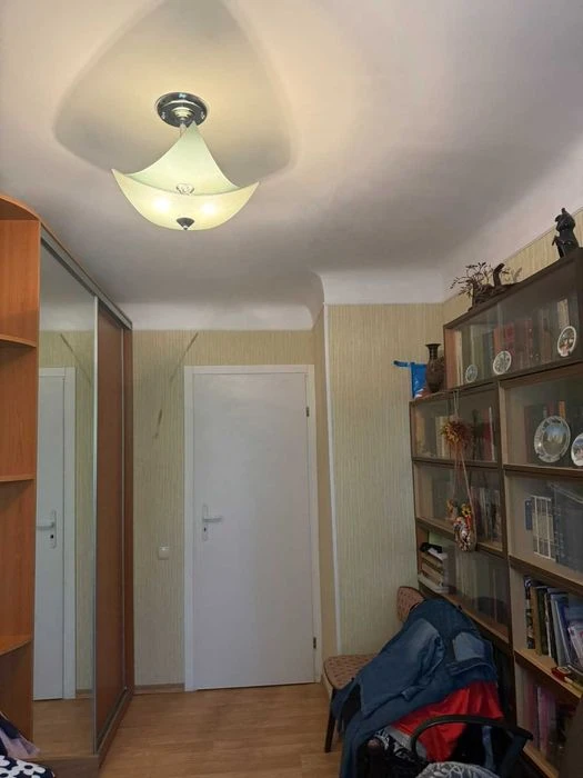 LS-19 Продаю 2-х кімнатну квартиру по вул.Астрономічній,21