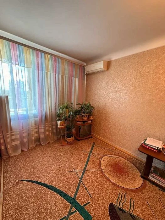 Продам отличную 2-к квартиру Осенняя Богдана Хмельницкого Ле