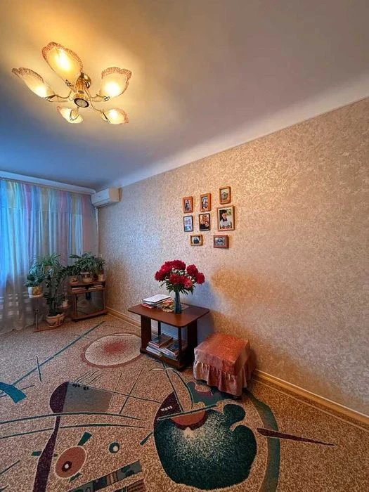 Продам отличную 2-к квартиру Осенняя Богдана Хмельницкого Ле