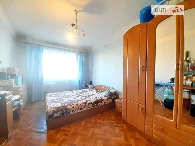 Sale of 3-room apartment 58.2 sq. m. on Oresta Levytskoho St. 9/21