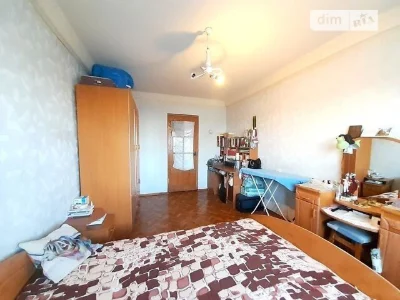 Sale of 3-room apartment 58.2 sq. m. on Oresta Levytskoho St. 9/21