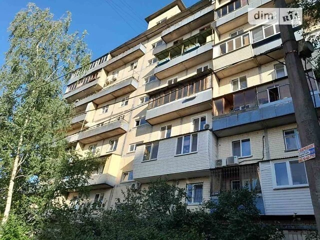 Sale of 3-room apartment 58.2 sq. m. on Oresta Levytskoho St. 9/21