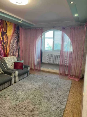 Selling a 2-room apartment in Sobornosti Ukrainy, good condition