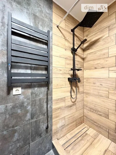 Sale of 1-room apartment 57.1 sq. m. on Chornykh Zaporozhtsiv St. 26A