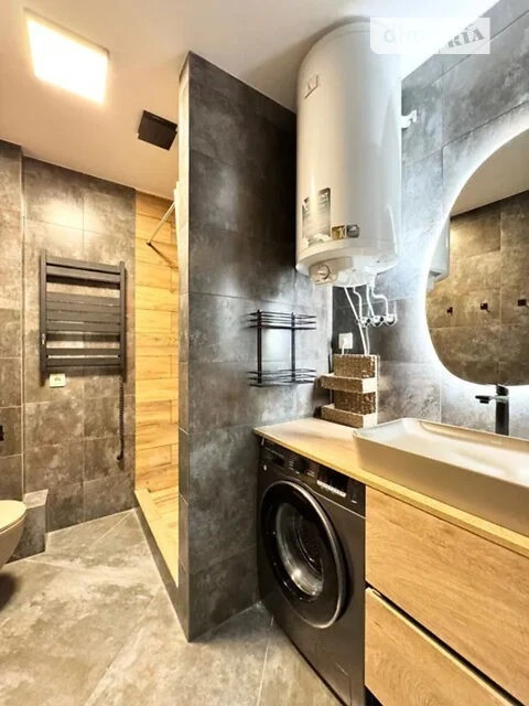 Sale of 1-room apartment 57.1 sq. m. on Chornykh Zaporozhtsiv St. 26A