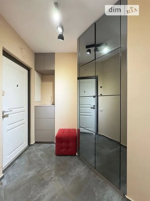 Sale of 1-room apartment 57.1 sq. m. on Chornykh Zaporozhtsiv St. 26A