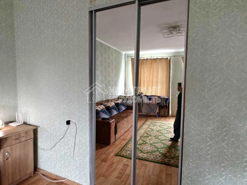 Apartment. Kharkiv, Maidan Zahisnyky Ukrainy pl.