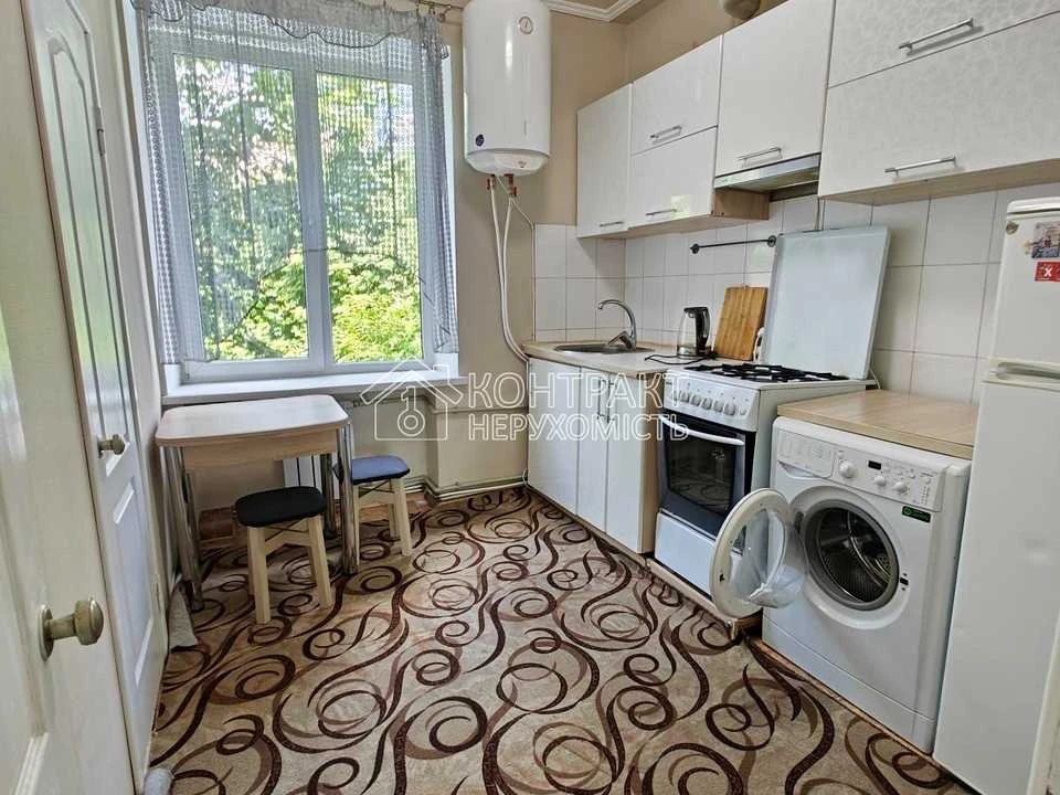 Apartment. Kharkiv, Maidan Zahisnyky Ukrainy pl.